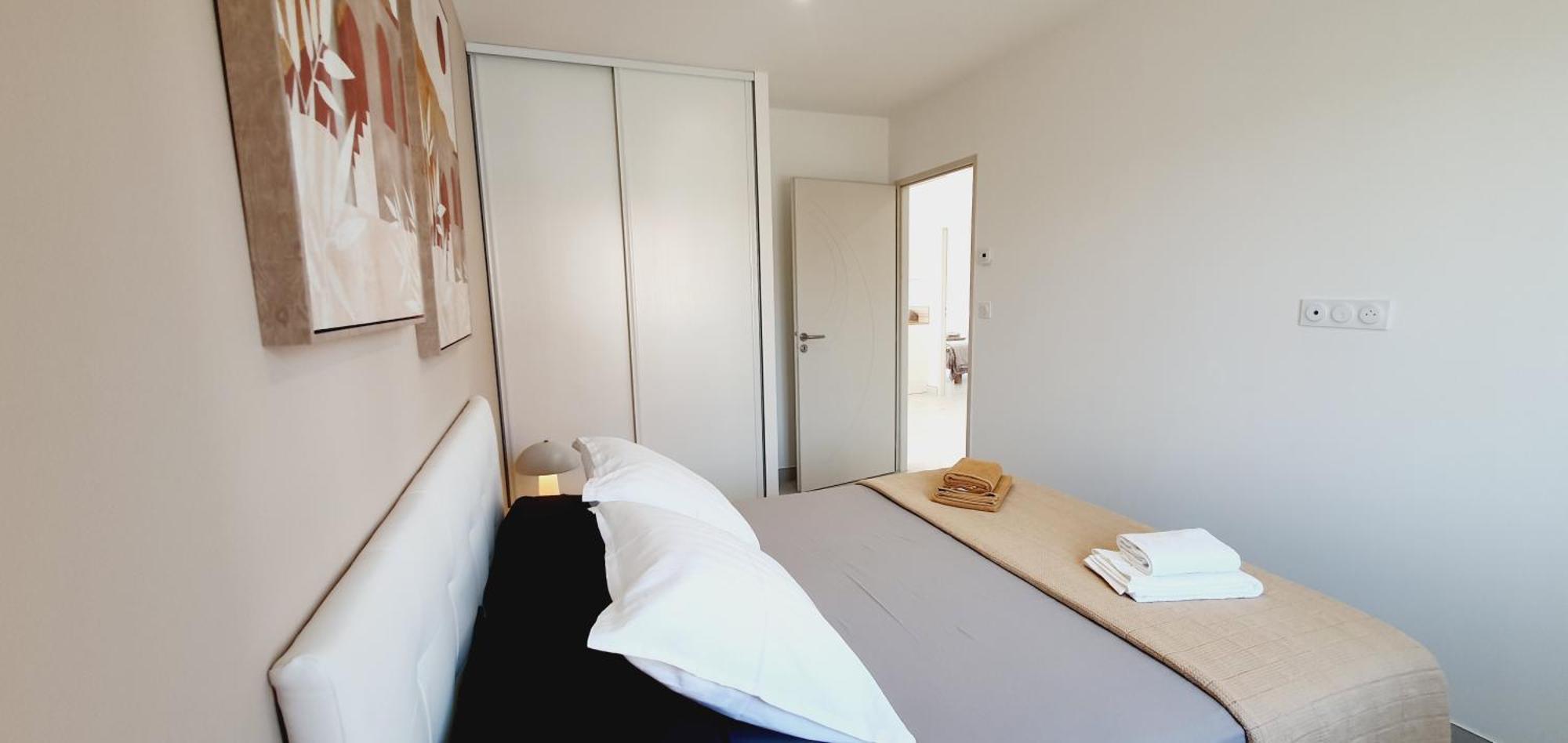 Moderne St Cyprien Village Villa *